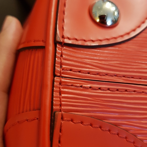 Louis Vuitton Phenix Epi Coquelicot - Picture 2 of 15